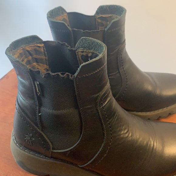 Fly London Scon Waterproof Gore-tex Chelsea Boot - Picture 5 of 10